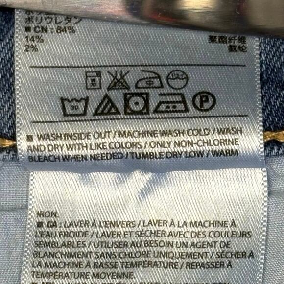 Old Navy The Sweetheart Jeans Women’s 12 Short | Light Blue Straight Leg - Picture 7 of 11